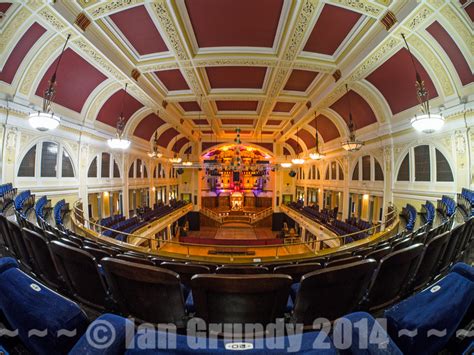 hull city hall capacity